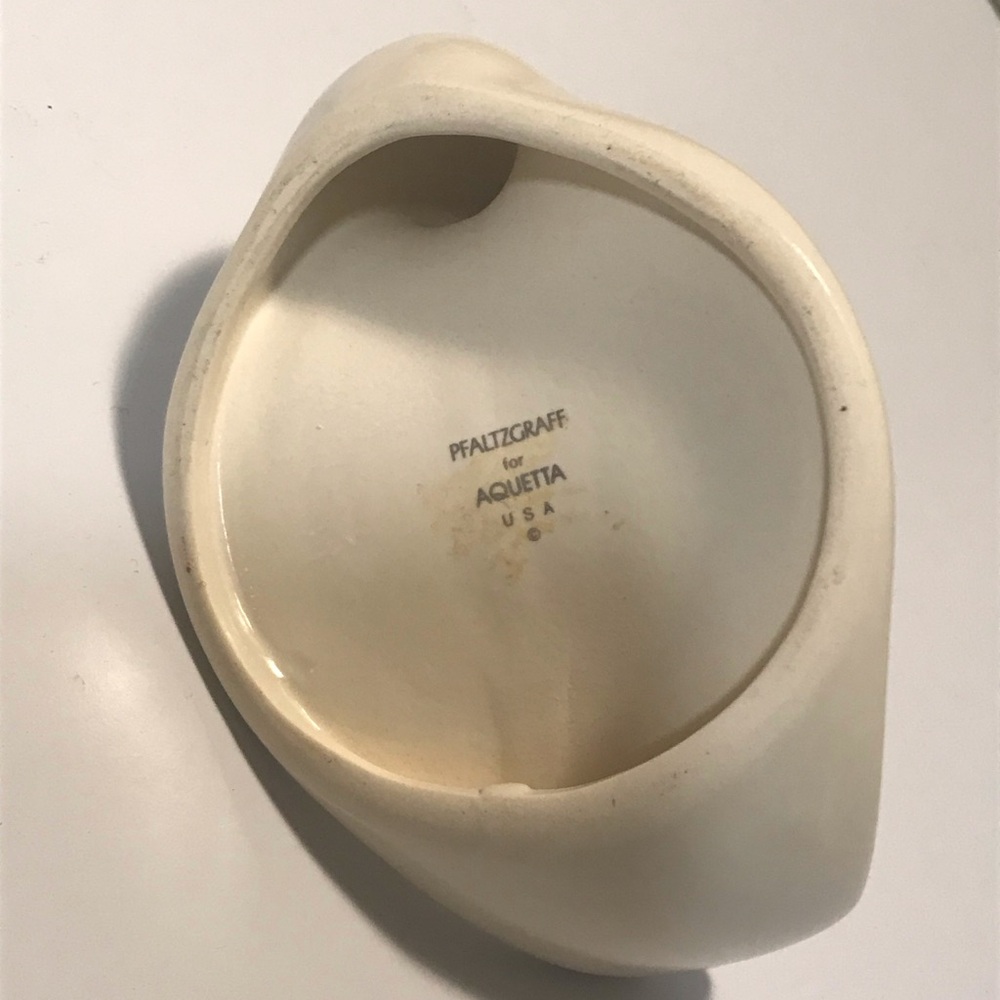 Preowned Pfaltzgraff tea rose swan towel holder. - Picture 4 of 5